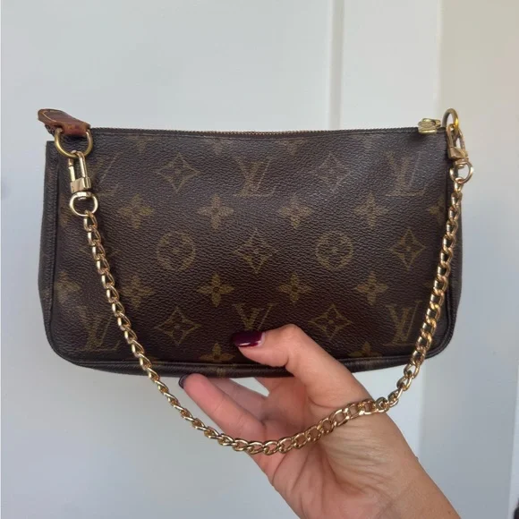 Louis Vuitton Pochette Accessoires – Monogram canvas, Authentic with COA - Picture 1 of 12